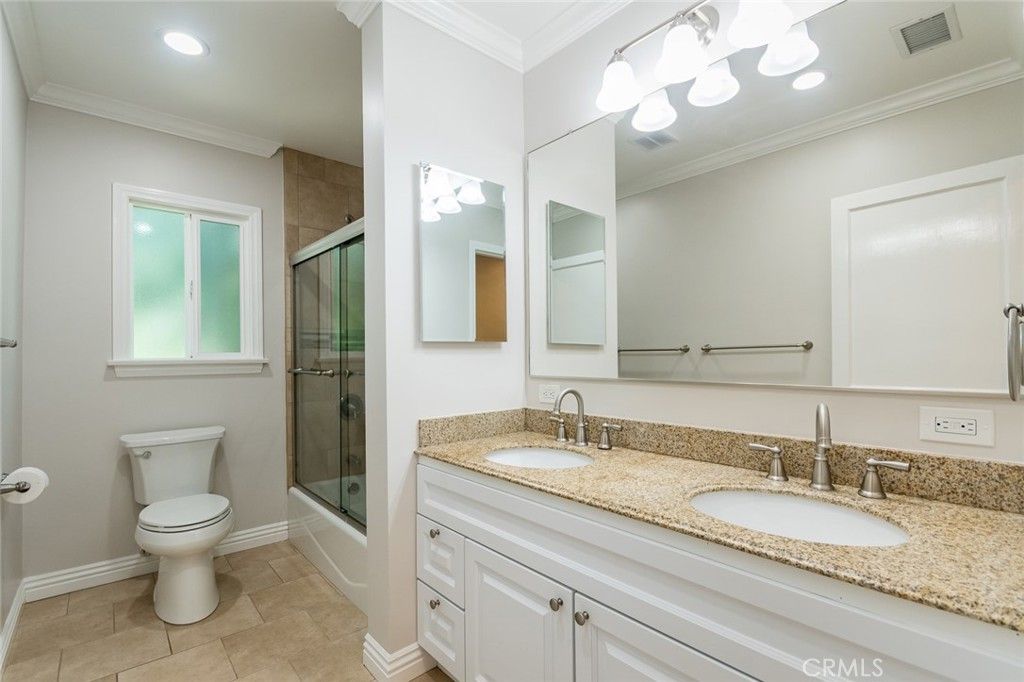 listing image 130726608056263326703
