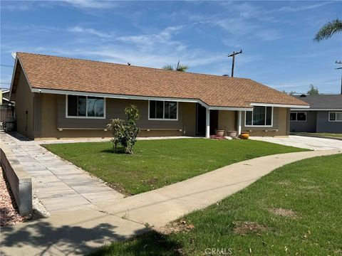 Photo of 2247 E Oshkosh Avenue, Anaheim, CA 92806 (MLS # PW26058664)