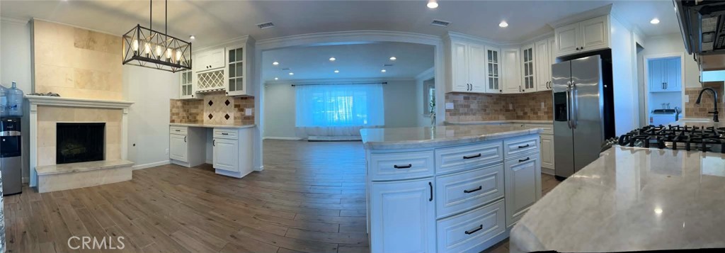 2247 E Oshkosh Avenue