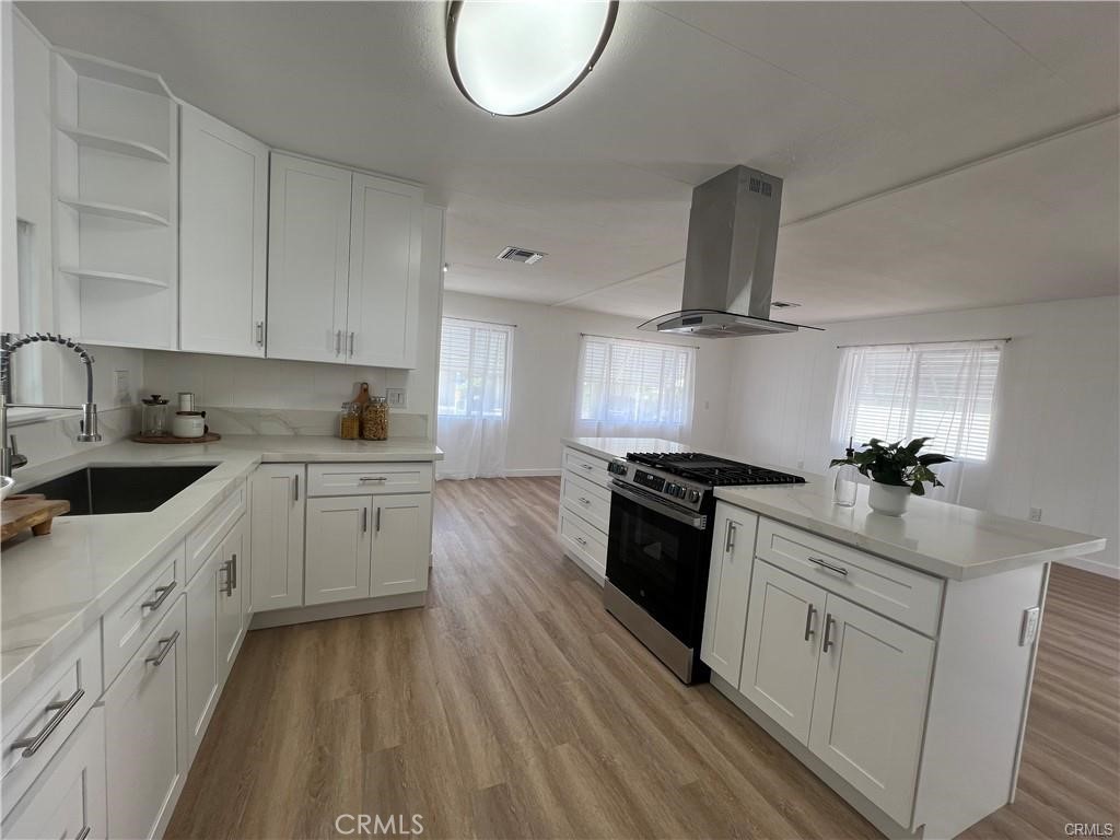 15621 Beach Boulevard 24