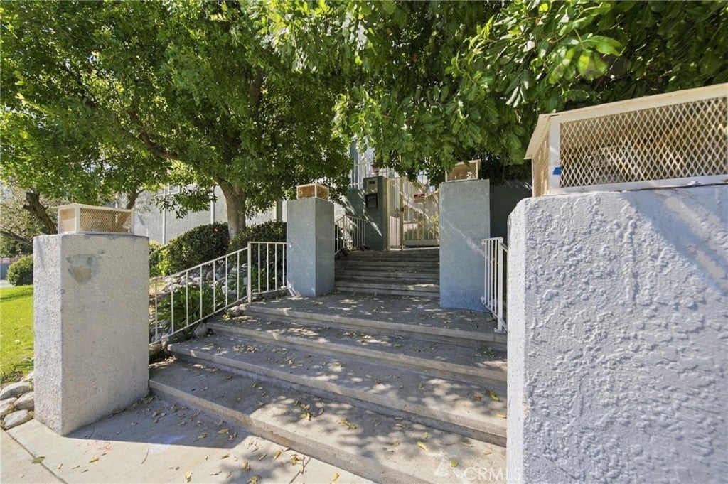 15106 Nordhoff #24