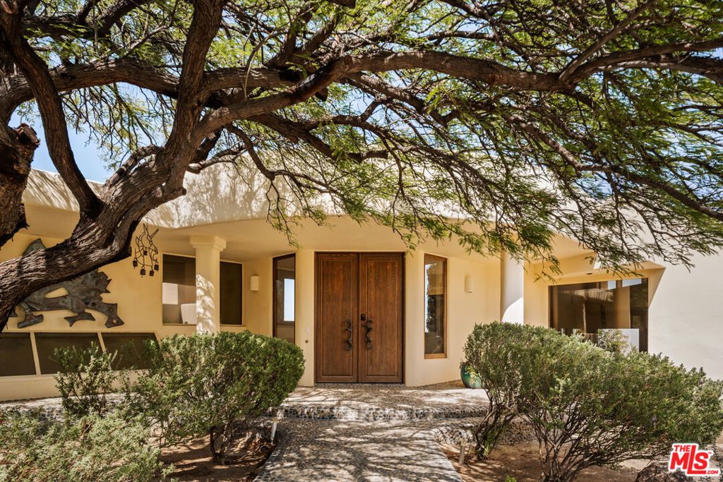 Photo of 57425 Palm Seco Circle, Palm Desert, CA 92561 (MLS # 25617267)