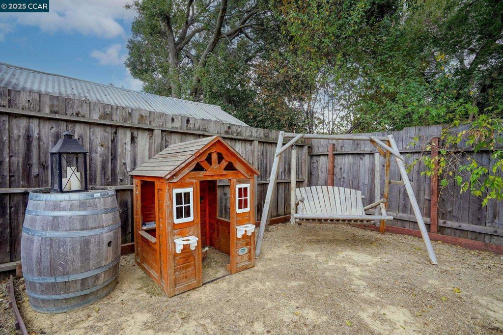 CLAYTON VALLEY - Residential