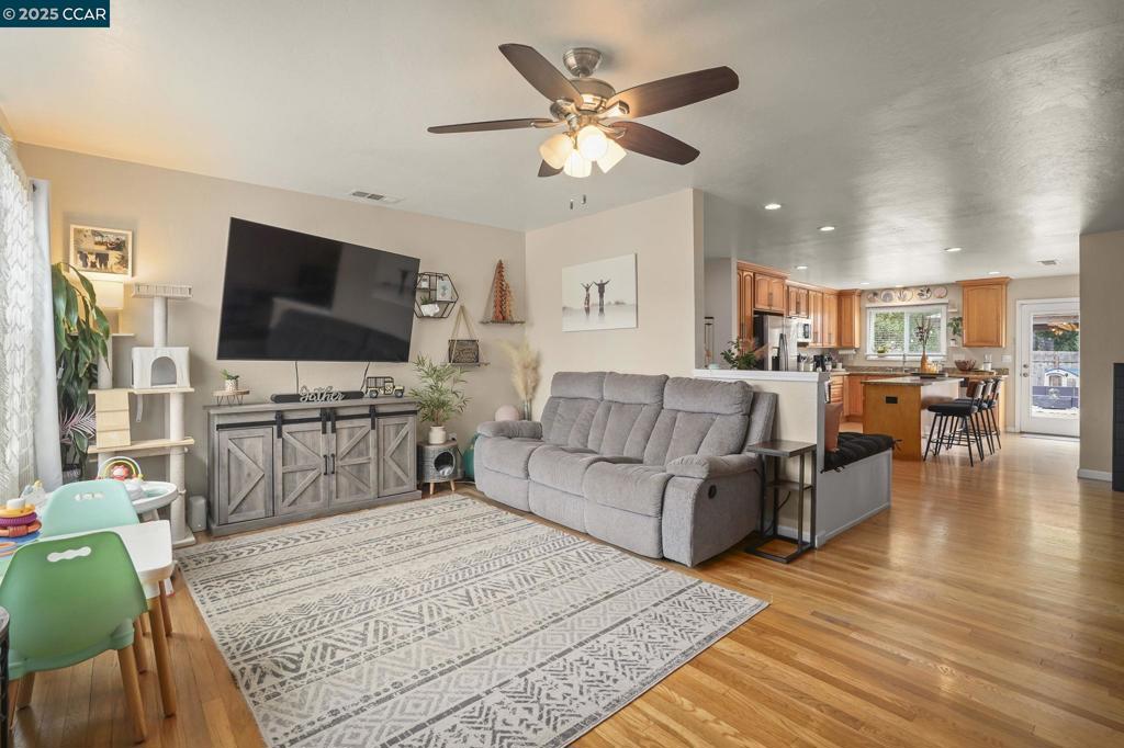 CLAYTON VALLEY - Residential
