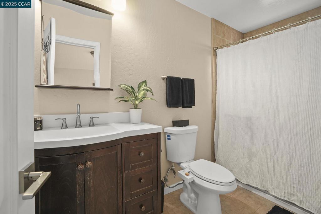 CLAYTON VALLEY - Residential