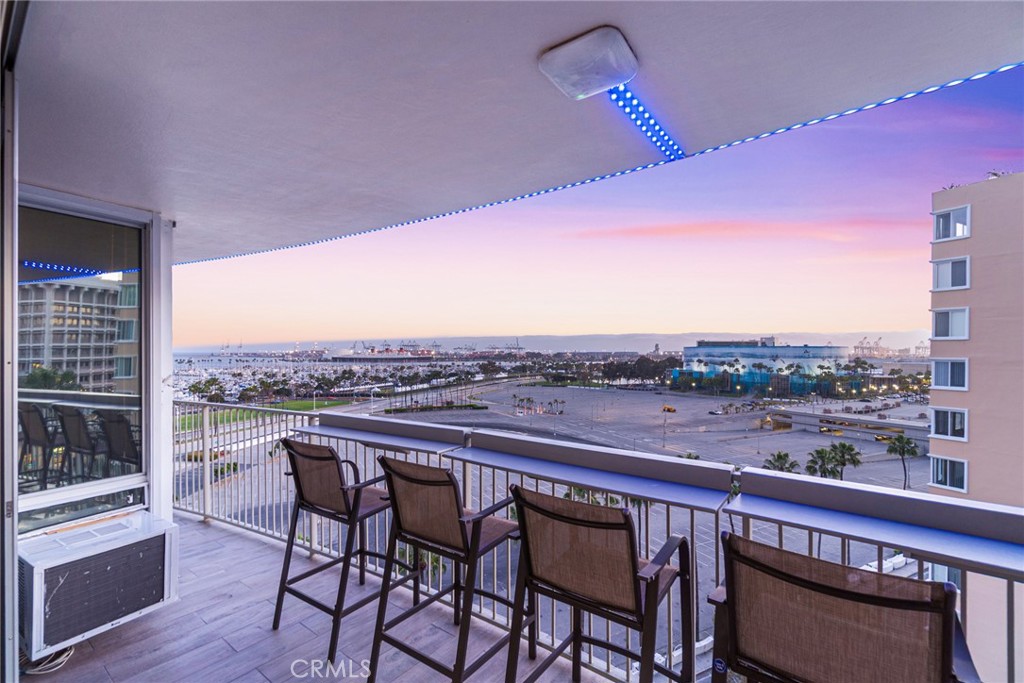 700 e ocean boulevard 1208