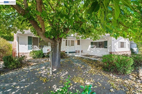 Photo of 1099 Lynn St ST, Livermore, CA 94550 (MLS # 41148573)