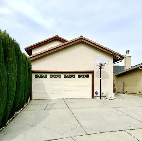 Photo of 2071 Sunset View Place, San Jose, CA 95116 (MLS # ML82030721)