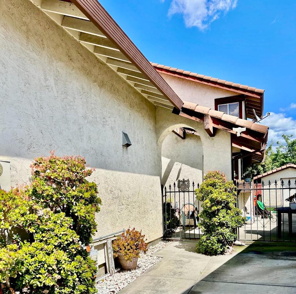 2071 Sunset View Place