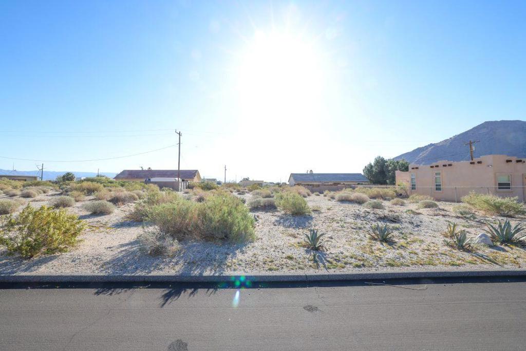 Vacant lot in Palm Springs. Beautiful Mountain Views. Less than 7 Minutes from downtown Palm Springs.