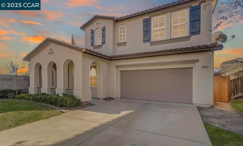 Photo of 5660 Vista Drive Dr, Richmond, CA 94806 (MLS # 41116259)