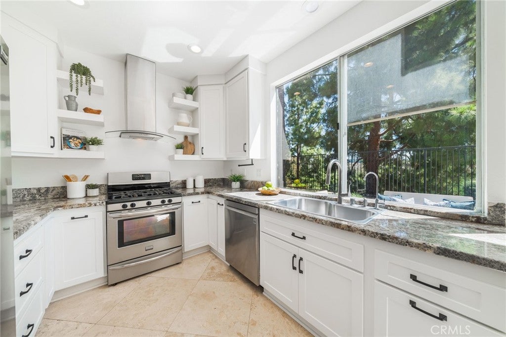 84 Hawaii Drive, Aliso Viejo CA 92656 - Photo 20