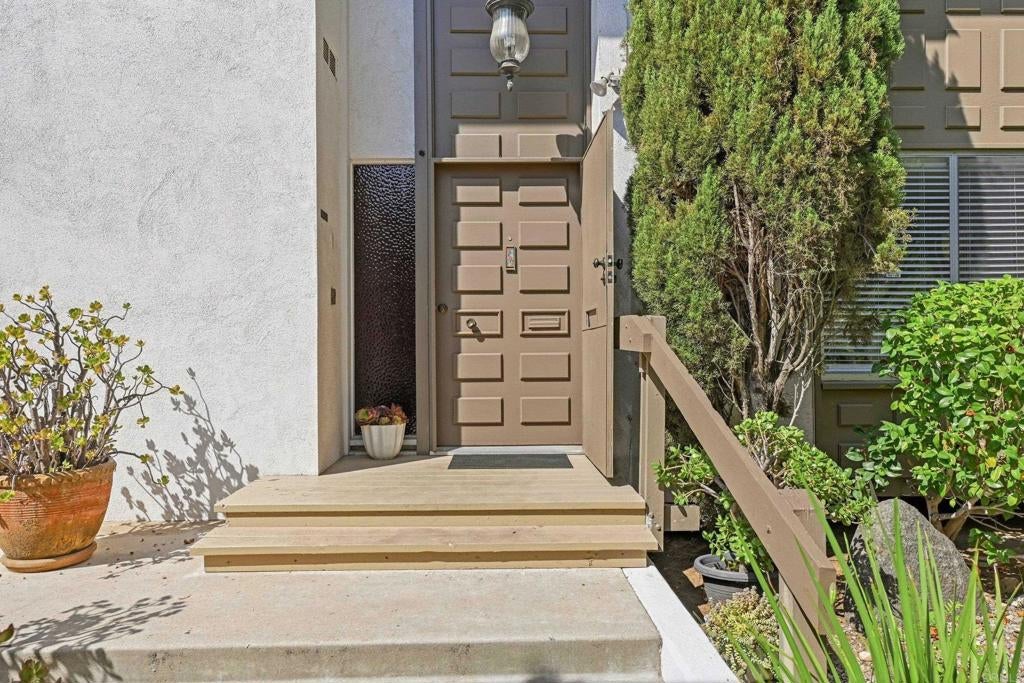 11937 Bajada RD