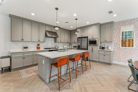 Photo of 133 E Frost Dr Dr, Mountain House, CA 95391 (MLS # 41128388)