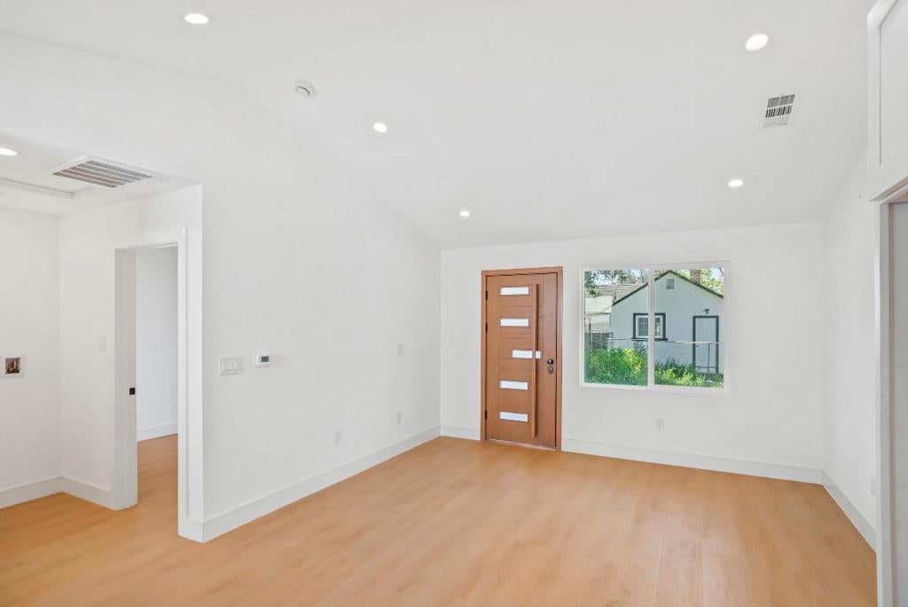374 S 21st Street