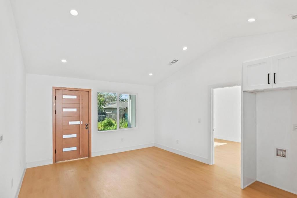 374 S 21st Street