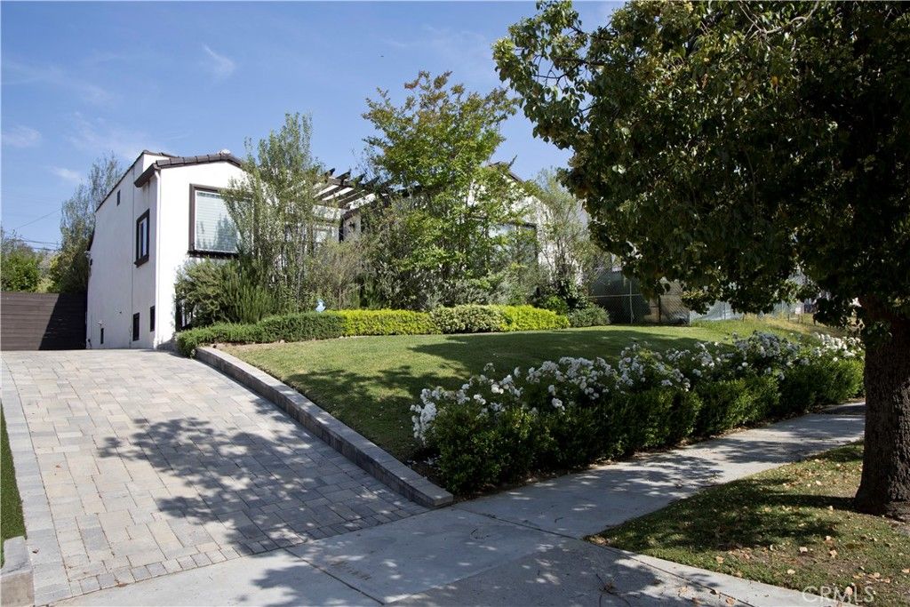 listing image 130723158415561965448