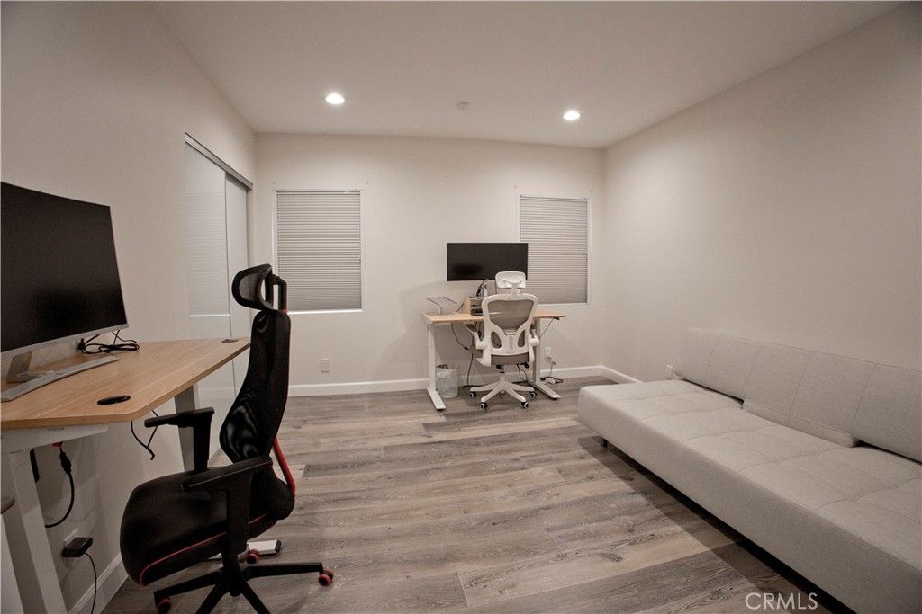 listing image 130724008092219552956