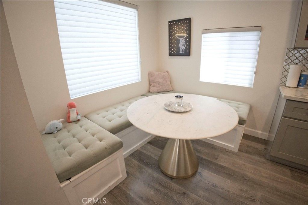 listing image 130722039459427235809