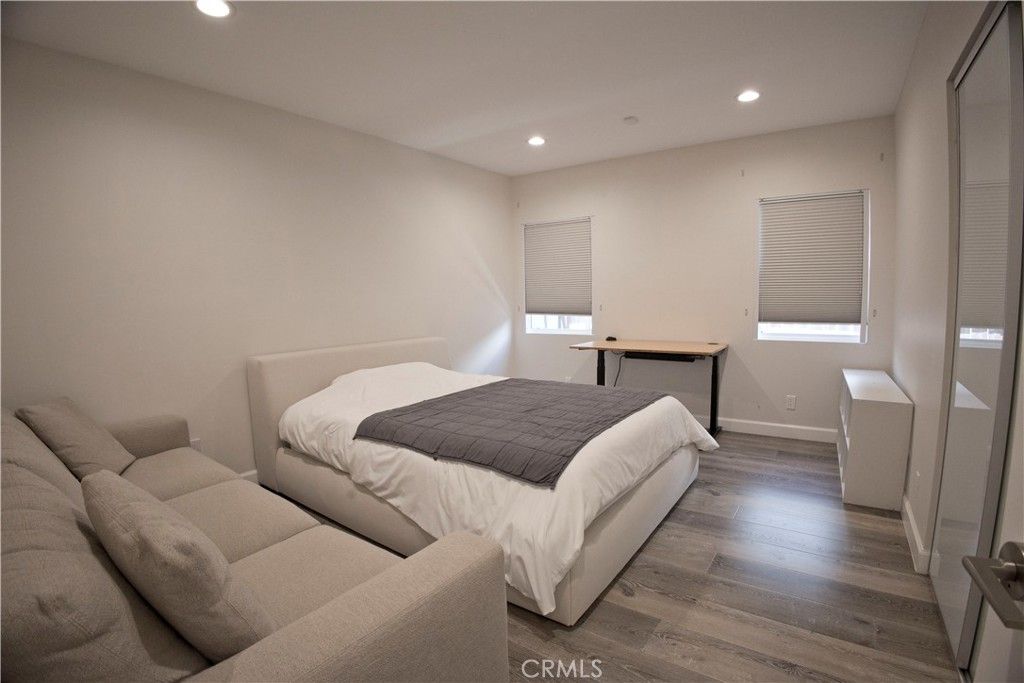 listing image 130727358711472776216