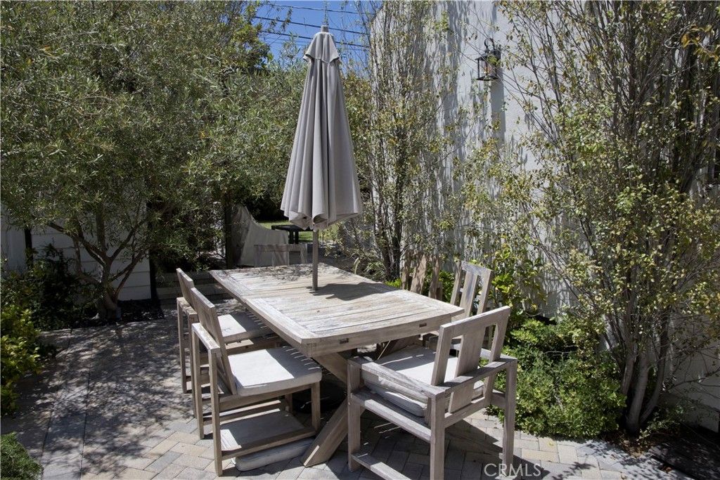 listing image 130722593222817316168