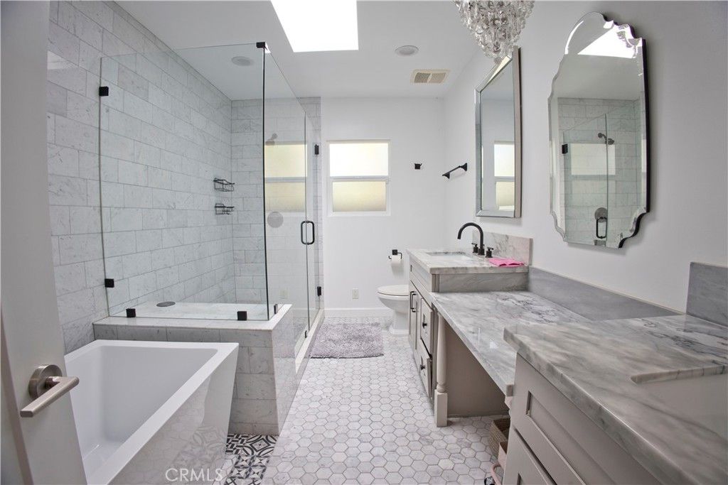 listing image 130726906221607216005