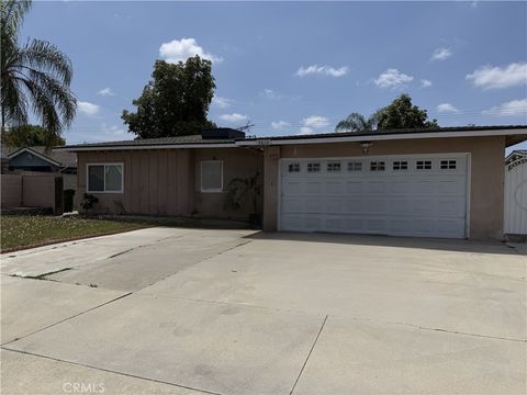 Photo of 9672 Guinida LN, Anaheim, CA 92804 (MLS # OC26104629)