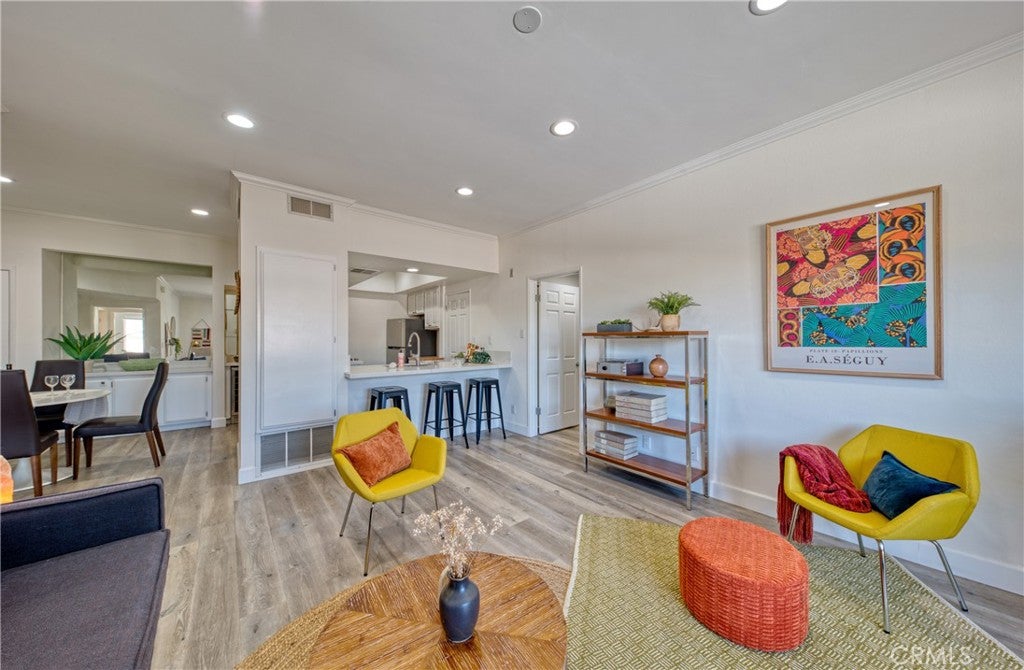 1665 Federal Avenue 302
