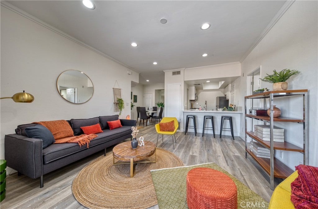 1665 Federal Avenue 302