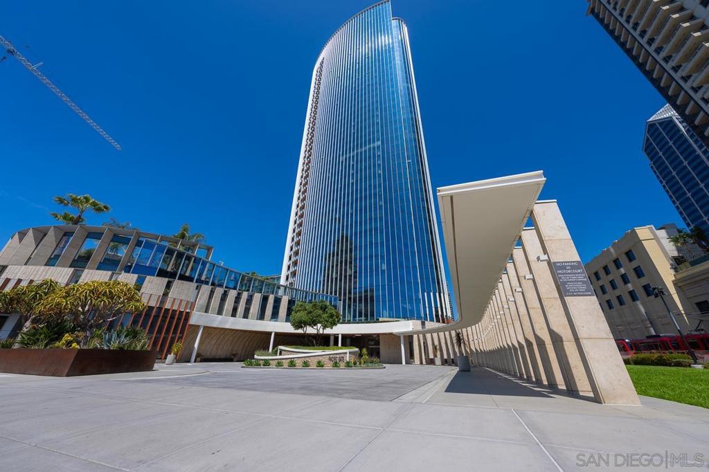 888 W E St 3201
