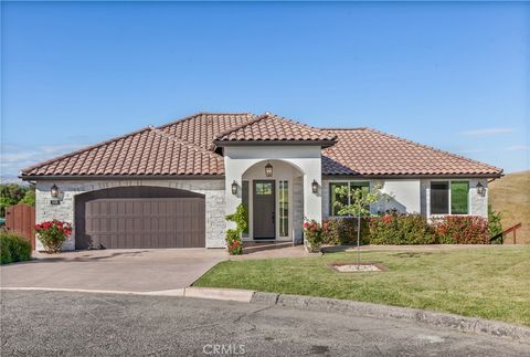 Photo of 1232 Kapareil Ln, Paso Robles, CA 93446 (MLS # NS26086681)