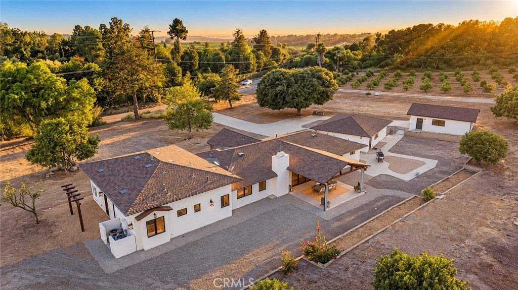 1177 E La Loma Avenue