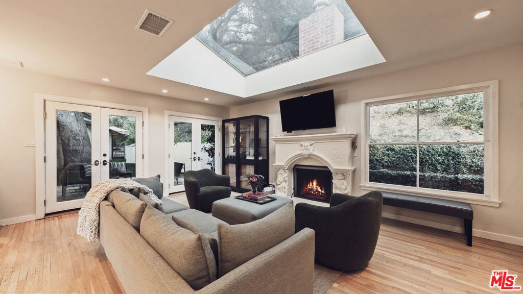 3440 Mandeville Canyon Road
