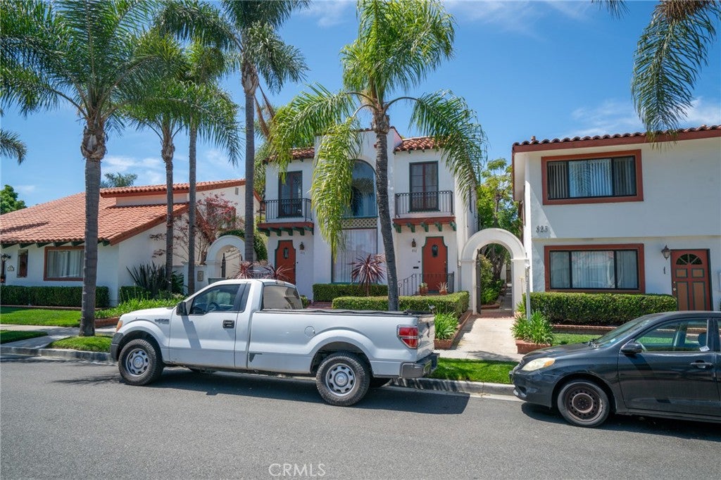 815 Roswell Avenue