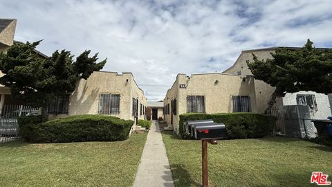 Photo of 633 W 79th Street, Los Angeles, CA 90044 (MLS # 26813121)