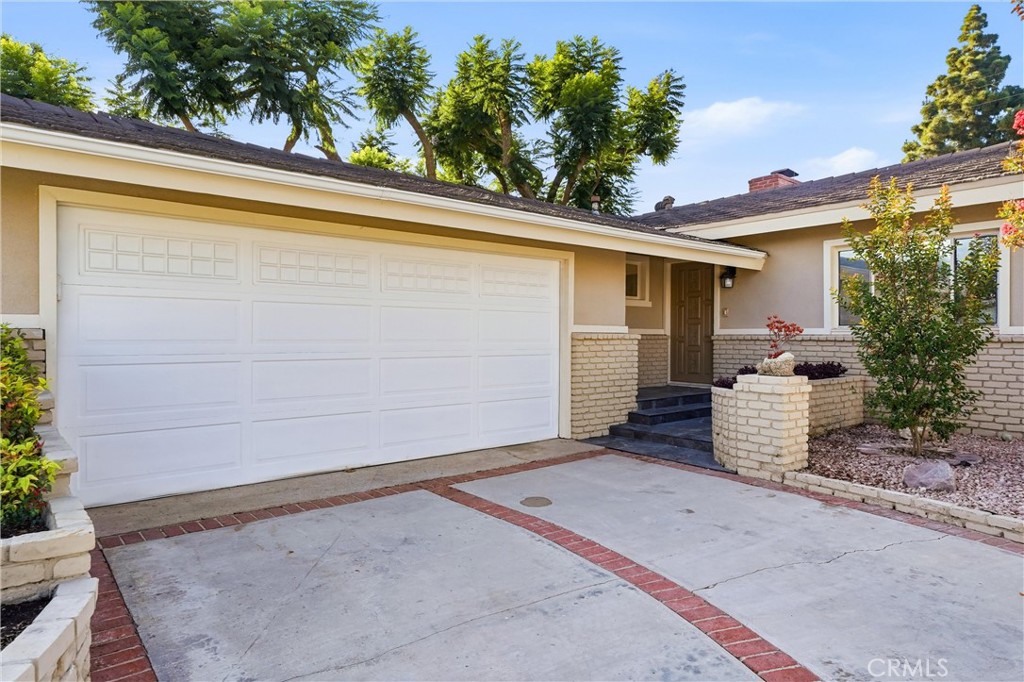 10051 Brookside Dr.