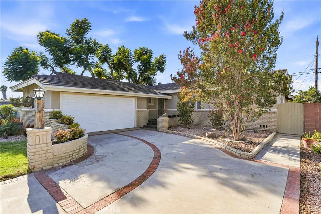 10051 Brookside Dr.