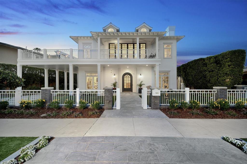 An opportunity afforded to the few in Coronado - living a stone's throw away from Nationally recognized & award-winning Coronado beach. Completed in 2006 this finely appointed Coastal residence will impress you at entry. Offering over 4,000 square feet of luxury, beach-side living this 5 bedroom home is unrivaled in both quality and in design. Extensive use of rich woods, fine stones coupled with views of the Pacific will remind you why Coronado is so special. Additional features include large Porte Cochere, spacious bedroom suites, elevator, vaulted ceilings, and more. Coronado is calling. Equipment: Dryer,Garage Door Opener, Range/Oven, Shed(s), Washer, Water Filtration Sewer: Sewer Connected Topography: LL
