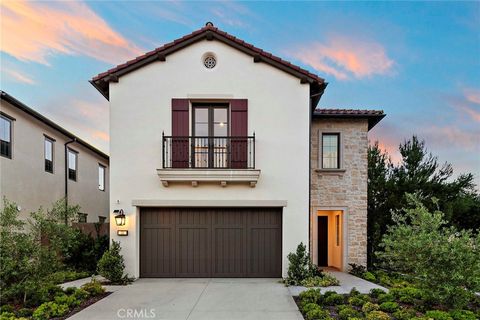 101 Artista Irvine CA 92602