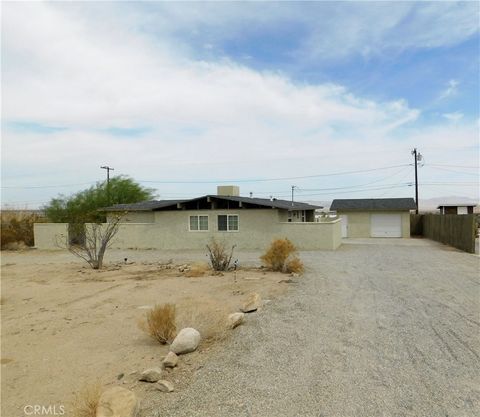 Photo of 74612 Baseline Road, 29 Palms, CA 92277 (MLS # JT25190809) Photo of 74612 Baseline Road, 29 Palms, CA 92277 (MLS # JT25190809)