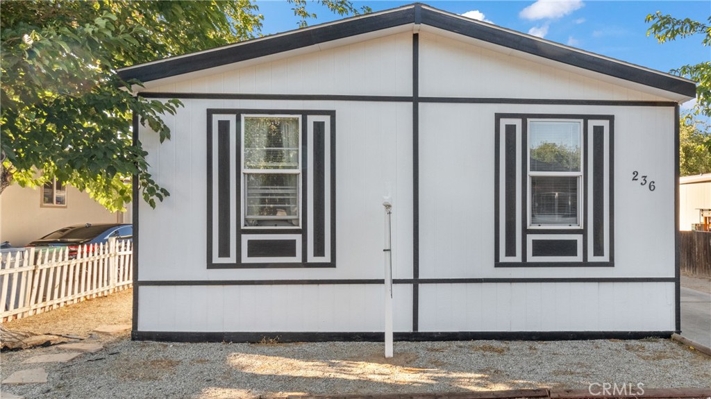 Priced to Sell - Motivated Seller! Don't miss this Move-In Ready! 4-Bed, 2-Bath Mobile Home located in the SageTree Village 1,120 sf. Manufacture year 1999, open concept. complemented by recessed lighting that enhances its bright and welcoming atmosphere. kitchen offering abundant counter space, ample cabinetry, and a skylight that fills the room with sunshine. Laundry has in area adjacent to the kitchen, Shed/storage is part of the sale. This home is just a short distance from schools, grocery stores, and popular shopping destinations. The park features: Clubhouse/Rec Room; Gym; Pool; Recreation Area; Security, Complex; Spa/Hot Tub; Other: Playground Area Do not missed out!
