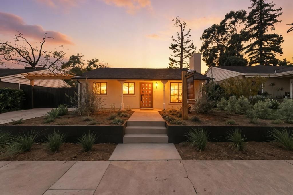 Photo of 526 Lancaster Way, Redwood City, CA 94062 (MLS # ML82027044)