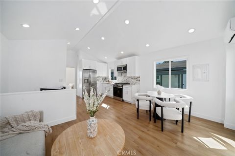 Photo of 739 W 2nd St, San Pedro, CA 90731 (MLS # CV26013539)