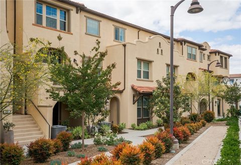 Photo of 118 High Meadow Mdw, Lake Forest, CA 92610 (MLS # OC26041858)