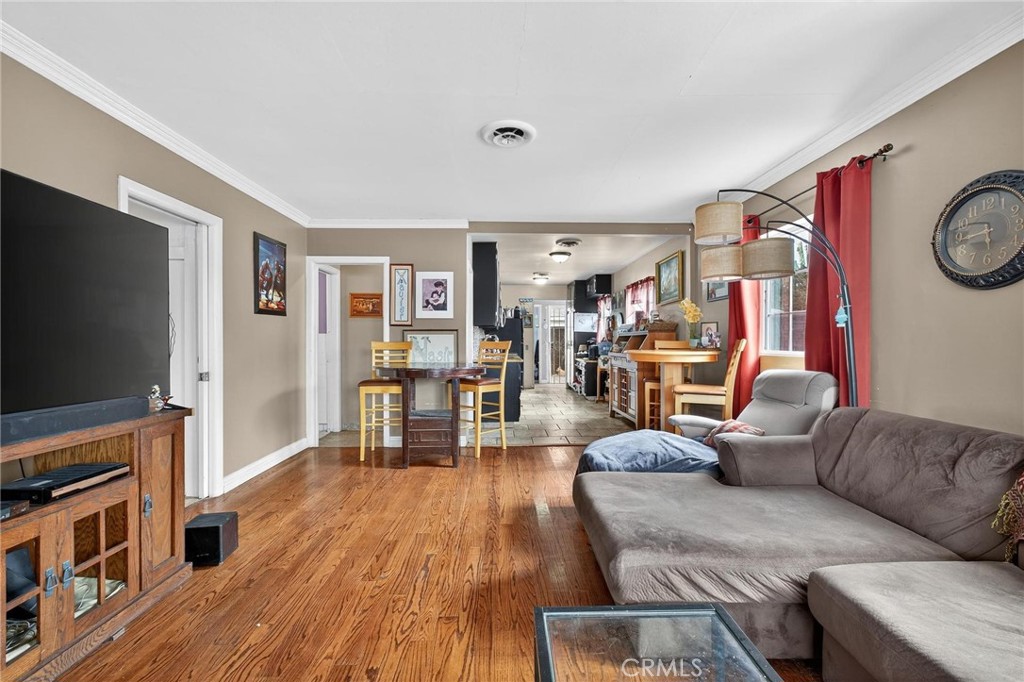 4547 W 141st Street