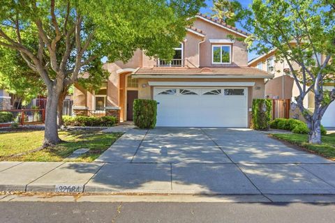 Photo of 32684 Mirabella Drive, Union City, CA 94587 (MLS # ML82046030)
