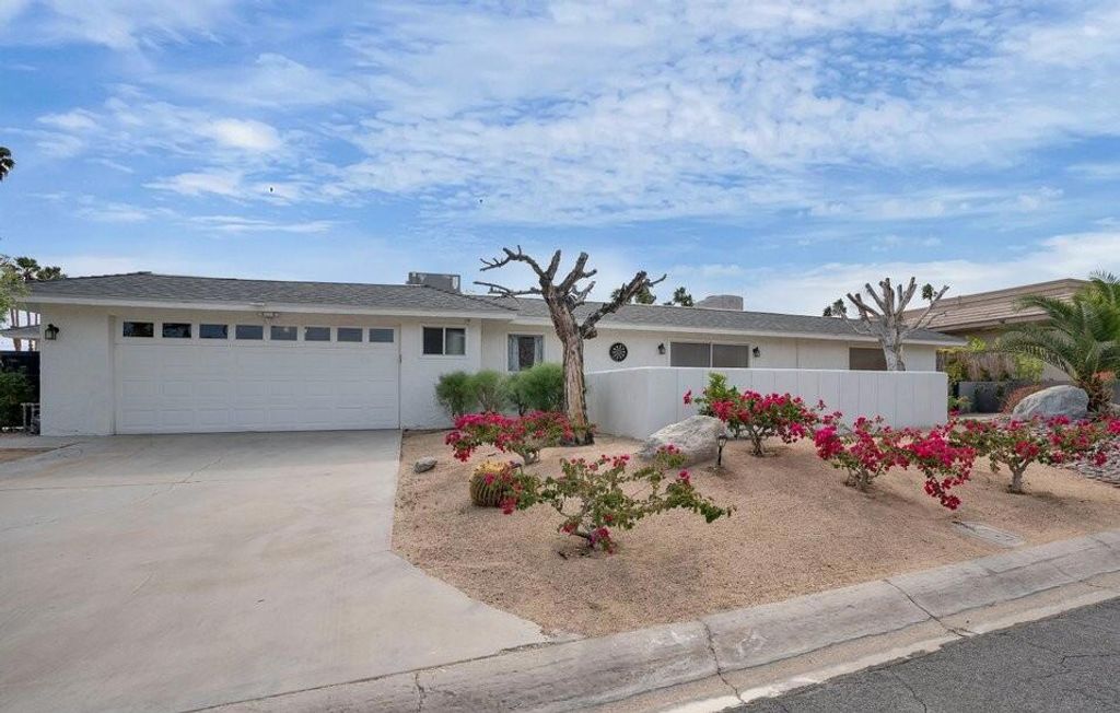 Photo of 48320 Beverly Drive, Palm Desert, CA 92260 (MLS # 219134850DA)