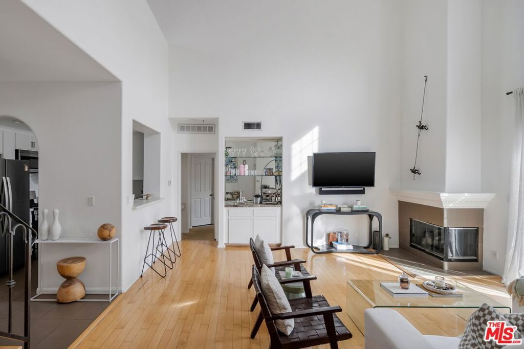 Photo of 930 N Doheny Drive #305, West Hollywood, CA 90069 (MLS # 26646199)