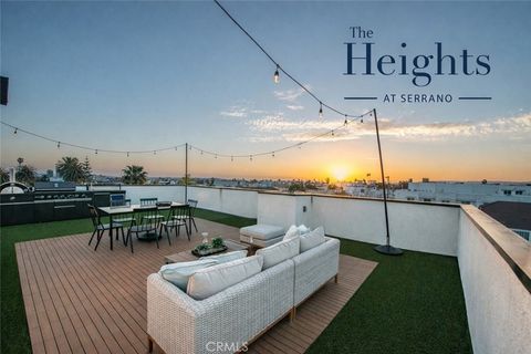 Photo of 542 1/2 N Serrano Avenue, Los Angeles, CA 90004 (MLS # SR26024279)