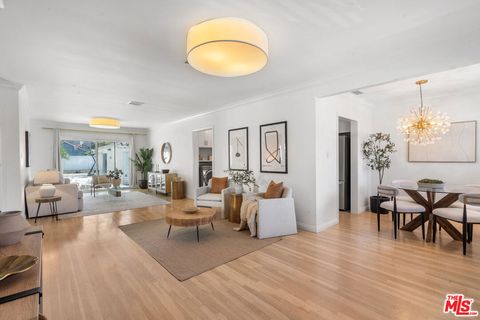 Photo of 956 4th Avenue, Los Angeles, CA 90019 (MLS # 26652087)